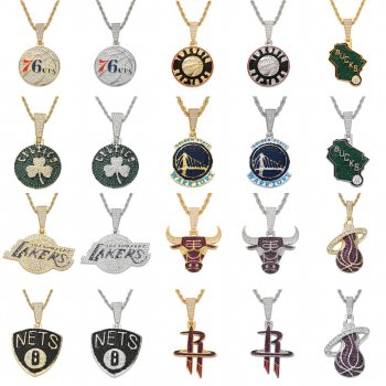 Basketball Celtics Team Pendant Copper Inlaid Zircon Four-Leaf Clover Round Fan Memorial Hip-Hop Necklace